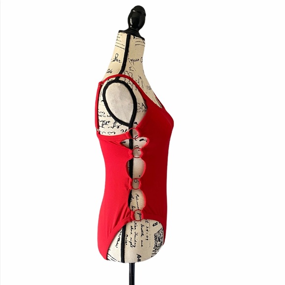 {No Boundaries} keyhole one piece swim suit - Picture 1 of 6